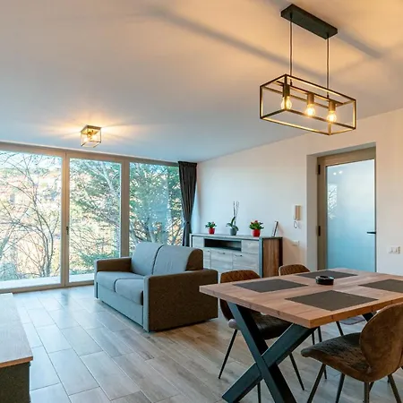 Montebello Apartament *