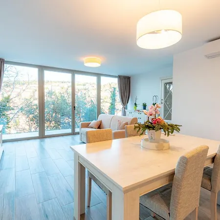 Apartament Montebello *